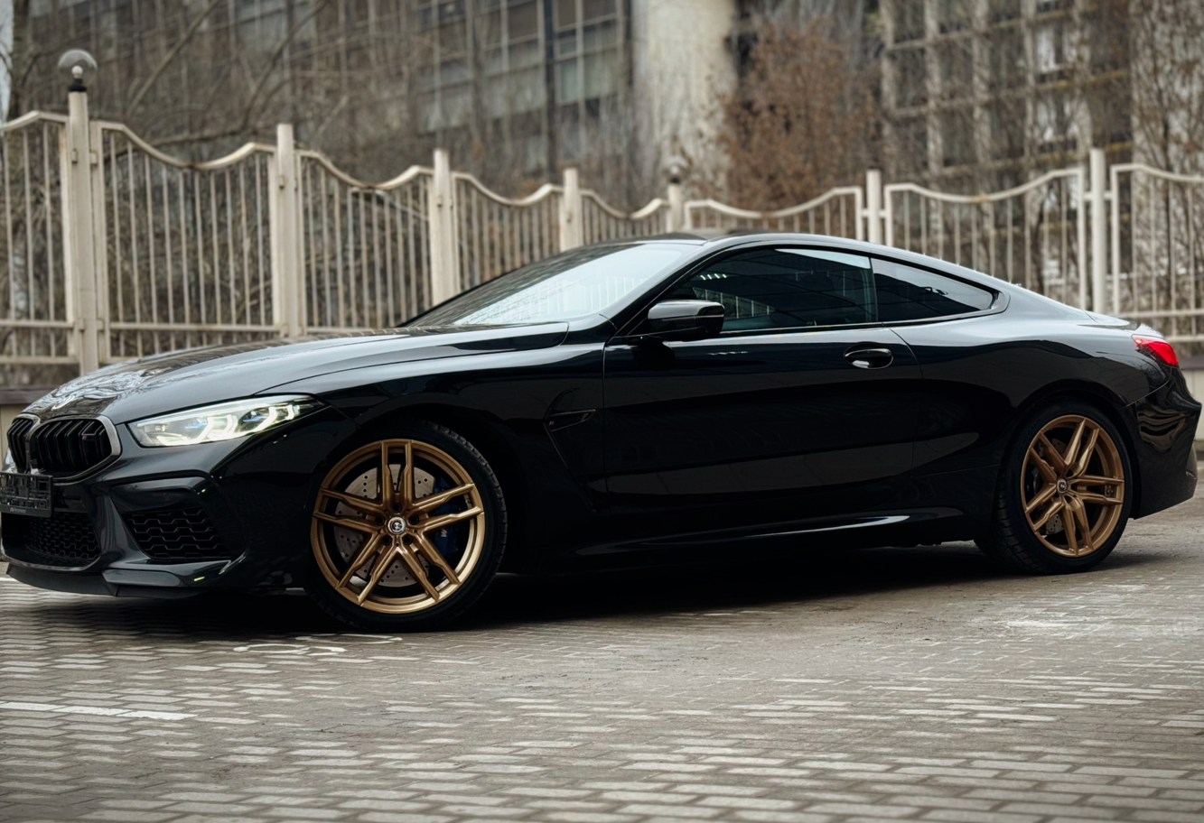Аренда bmw m8 премиум класса 2023 года в городе Москва от 26400 руб./сутки, полный привод, двигатель: бензин, объем 4.4 литра, ОСАГО (Мультидрайв), без водителя, недорого - RentRide