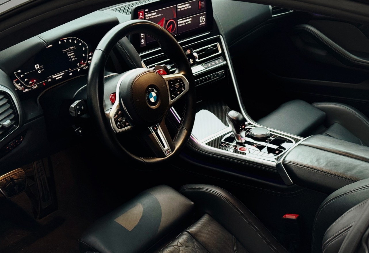 Аренда bmw m8 премиум класса 2023 года в городе Москва от 26400 руб./сутки, полный привод, двигатель: бензин, объем 4.4 литра, ОСАГО (Мультидрайв), без водителя, недорого, вид 2 - RentRide