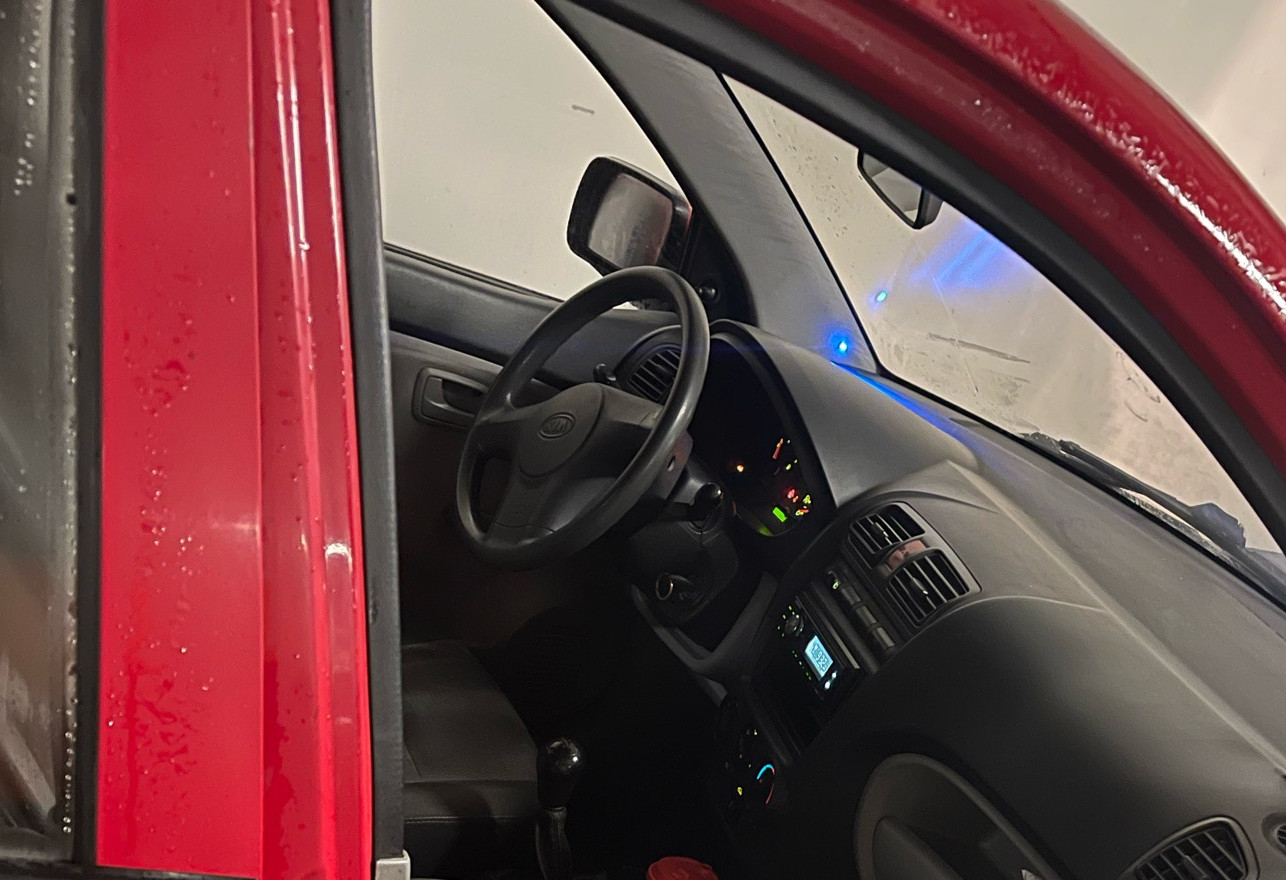 Аренда kia picanto эконом класса 2006 года в городе Москва Октябрьское поле от 1500 руб./сутки, передний привод, двигатель: бензин, объем 1 литр, без водителя, недорого, вид 4 - RentRide