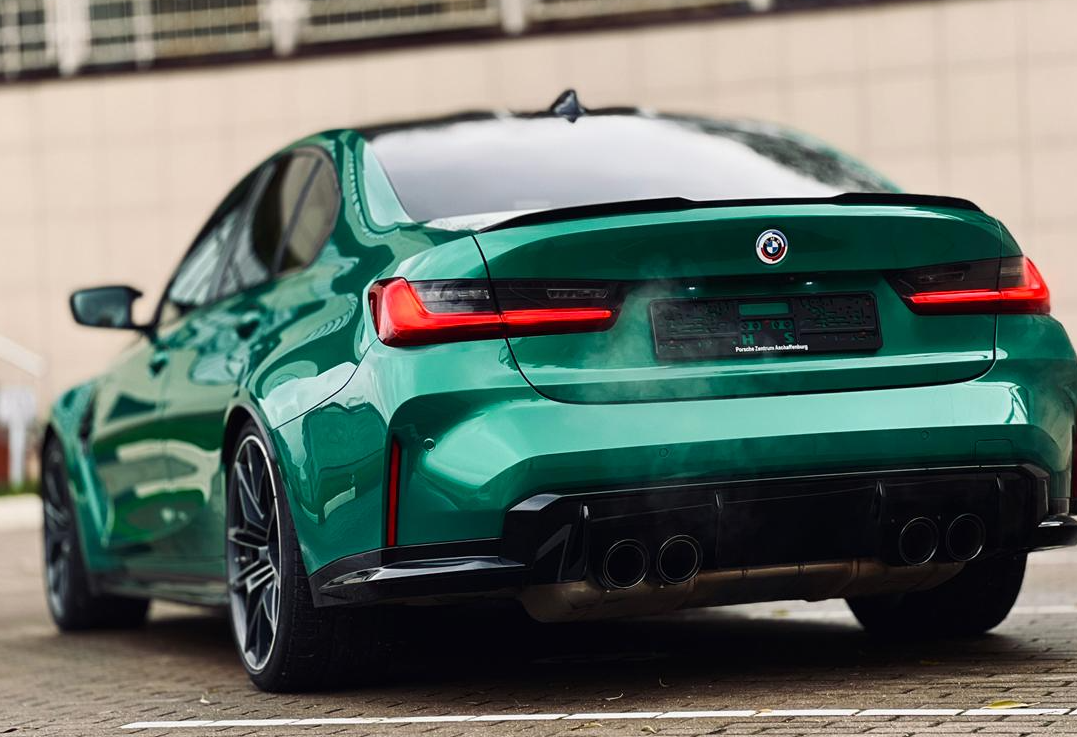 Аренда bmw m3 премиум класса 2022 года в городе Москва от 26400 руб./сутки, задний привод, двигатель: бензин, объем 3 литра, ОСАГО (Мультидрайв), без водителя, недорого, вид 4 - RentRide