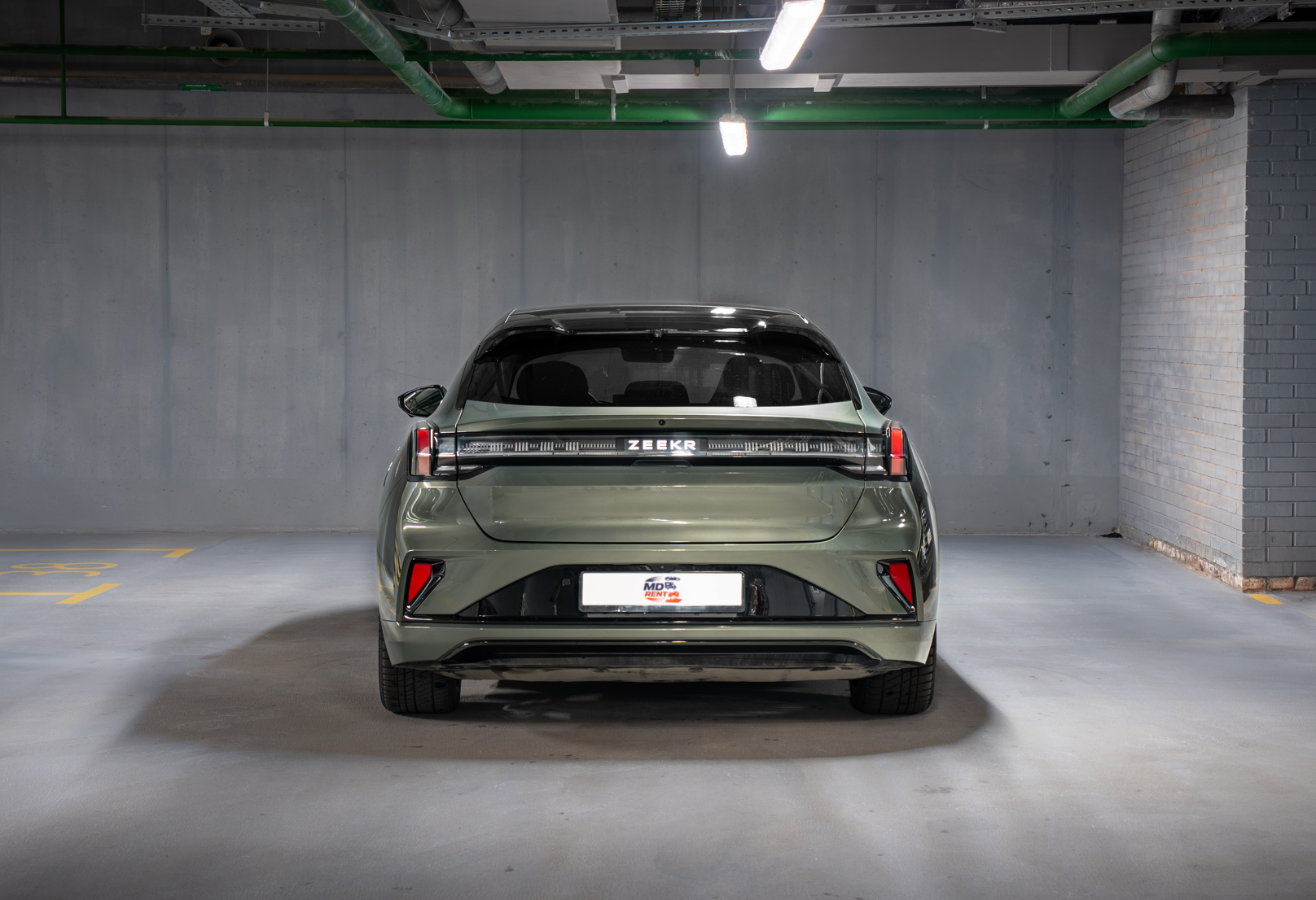 Аренда zeekr 001 премиум класса 2024 года в городе Москва Василеостровская от 15200 руб./сутки, полный привод, объем 2 литра, каско (Мультидрайв), ОСАГО (Мультидрайв), без водителя, недорого, вид 7 - RentRide