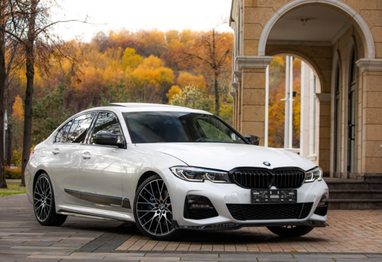 Аренда bmw 3-serii бизнес класса 2019 года в городе Москва от 10000 руб./сутки, задний привод, двигатель: бензин, объем 2 литра, ОСАГО (Мультидрайв), без водителя, недорого, вид 4 - RentRide