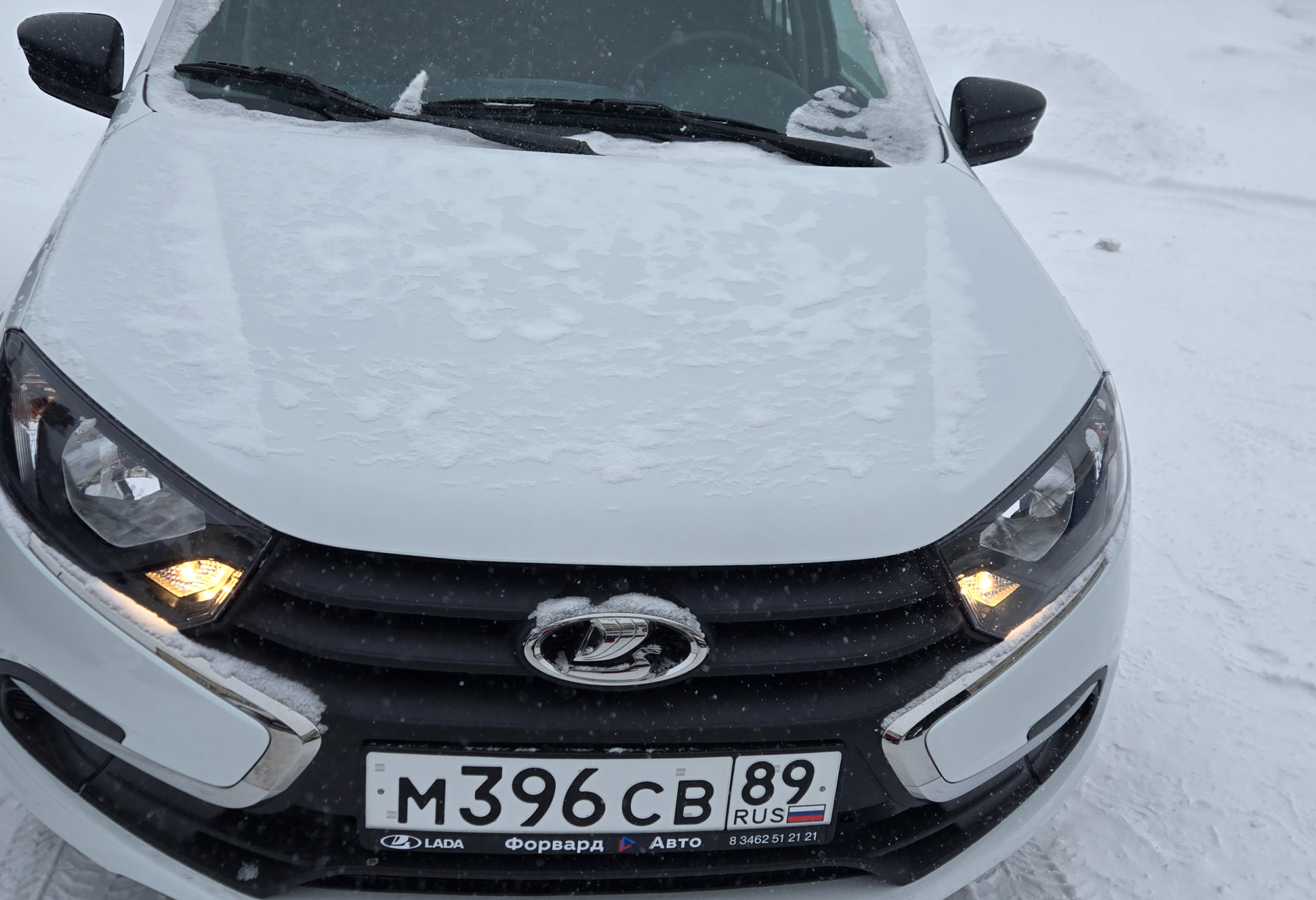 Аренда lada granta эконом класса 2026 года в городе Москва от 2300 руб./сутки, передний привод, двигатель: бензин, объем 1600 литров, ОСАГО (Впишу в полис), без водителя, недорого - RentRide