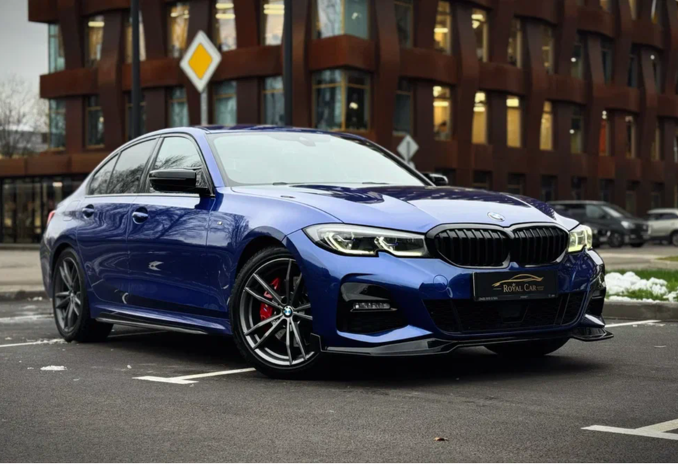 Аренда bmw 3-serii бизнес класса 2021 года в городе Москва от 9600 руб./сутки, полный привод, двигатель: дизель, объем 3 литра, ОСАГО (Мультидрайв), без водителя, недорого - RentRide