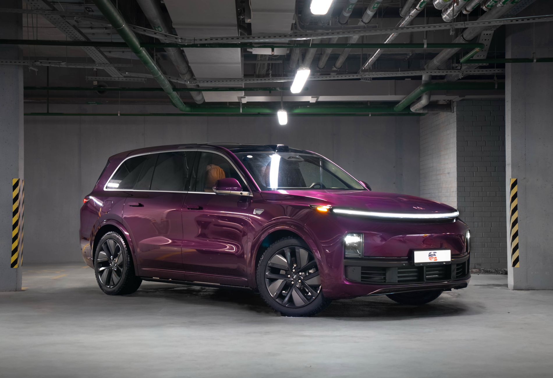 Аренда lixiang l9 премиум класса 2024 года в городе Москва Водный стадион от 20000 руб./сутки, полный привод, двигатель: гибрид, объем 1.5 литров, каско (Мультидрайв), ОСАГО (Мультидрайв), без водителя, недорого - RentRide