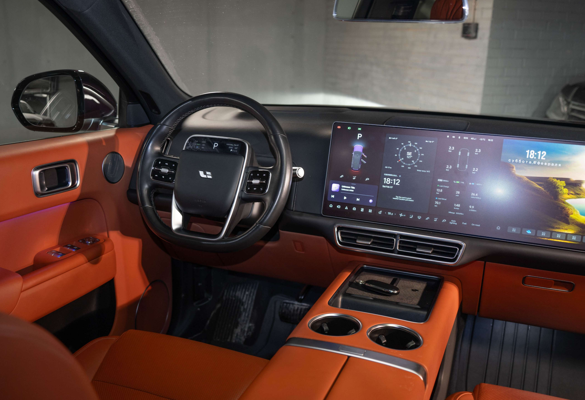 Аренда lixiang l9 премиум класса 2024 года в городе Москва Водный стадион от 20000 руб./сутки, полный привод, двигатель: гибрид, объем 1.5 литров, каско (Мультидрайв), ОСАГО (Мультидрайв), без водителя, недорого, вид 3 - RentRide