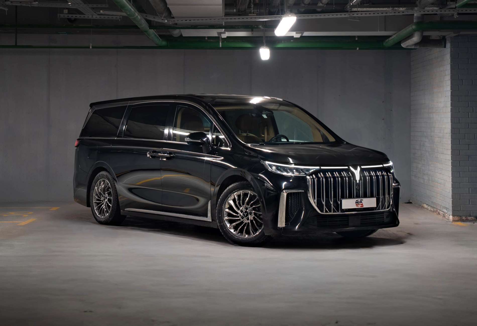 Аренда voyah dream 2024 года в городе Москва Водный стадион от 15200 руб./сутки, полный привод, двигатель: гибрид, объем 1.5 литров, каско (Мультидрайв), ОСАГО (Мультидрайв), без водителя, недорого, вид 2 - RentRide