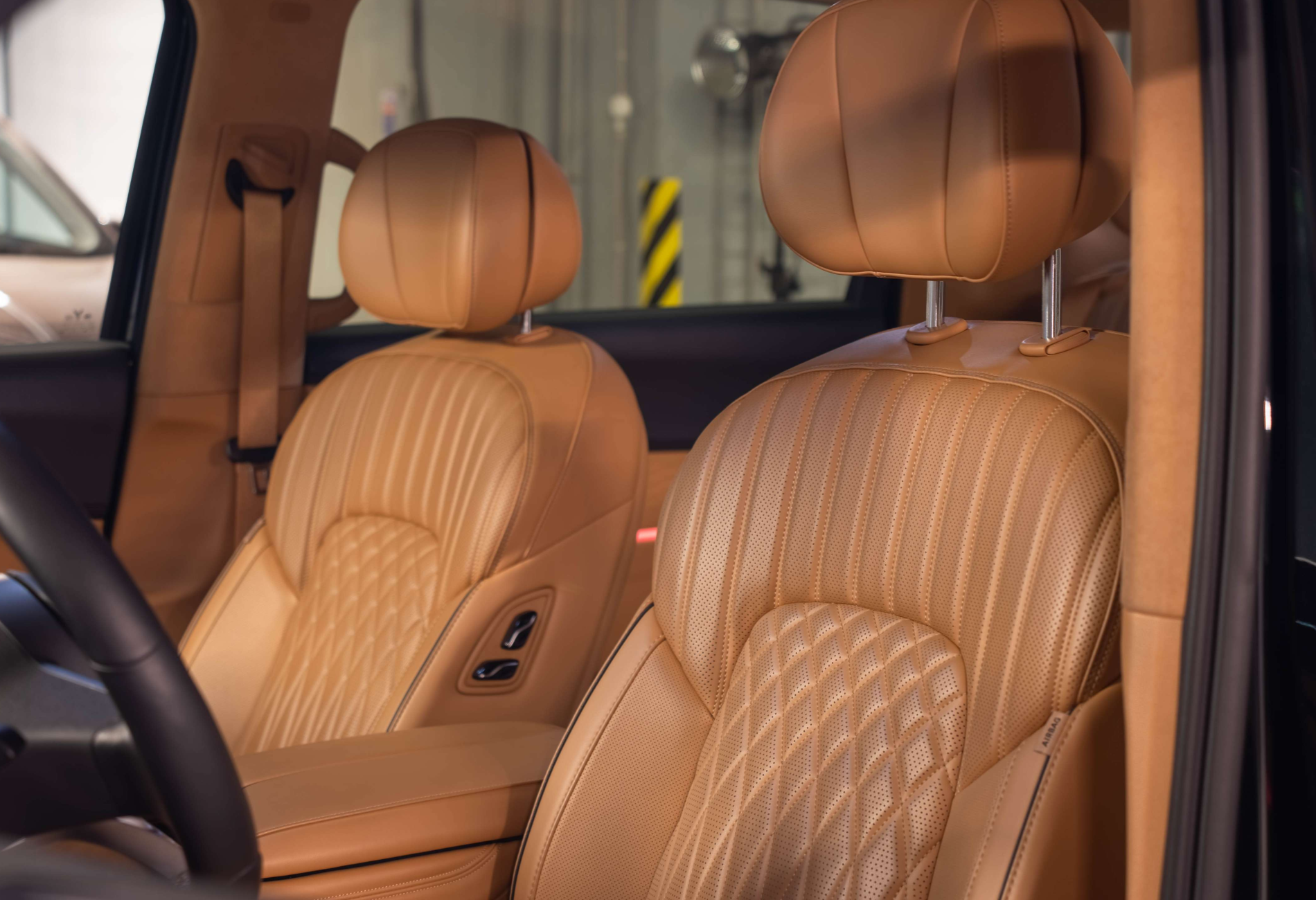 Аренда voyah dream 2024 года в городе Москва Водный стадион от 15200 руб./сутки, полный привод, двигатель: гибрид, объем 1.5 литров, каско (Мультидрайв), ОСАГО (Мультидрайв), без водителя, недорого, вид 8 - RentRide