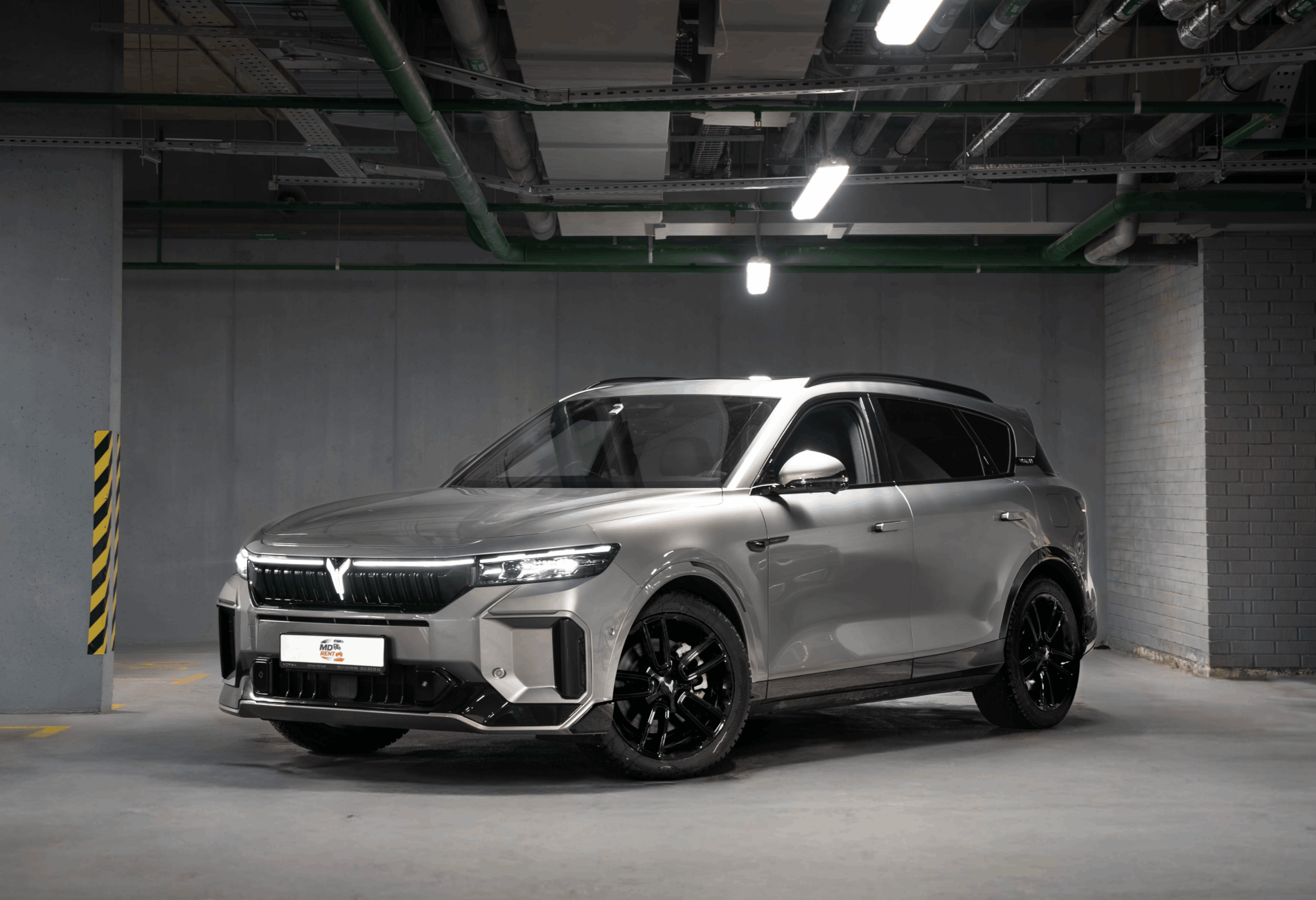 Аренда voyah free премиум класса 2025 года в городе Москва Водный стадион от 12000 руб./сутки, полный привод, двигатель: гибрид, объем 1.5 литров, каско (Мультидрайв), ОСАГО (Мультидрайв), без водителя, недорого - RentRide