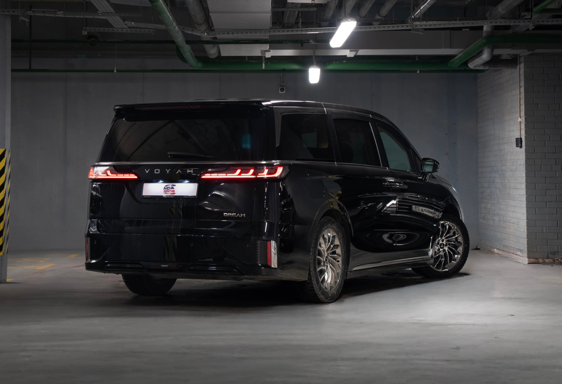 Аренда voyah dream 2024 года в городе Москва от 12800 руб./сутки, полный привод, двигатель: гибрид, объем 1.5 литров, каско (Мультидрайв), ОСАГО (Мультидрайв), без водителя, недорого, вид 5 - RentRide