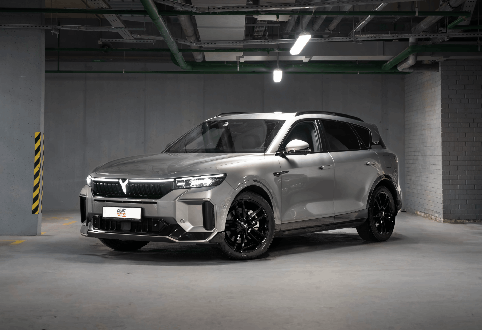 Аренда voyah free премиум класса 2025 года в городе Москва от 12000 руб./сутки, полный привод, двигатель: гибрид, объем 1.5 литров, каско (Мультидрайв), ОСАГО (Мультидрайв), без водителя, недорого - RentRide