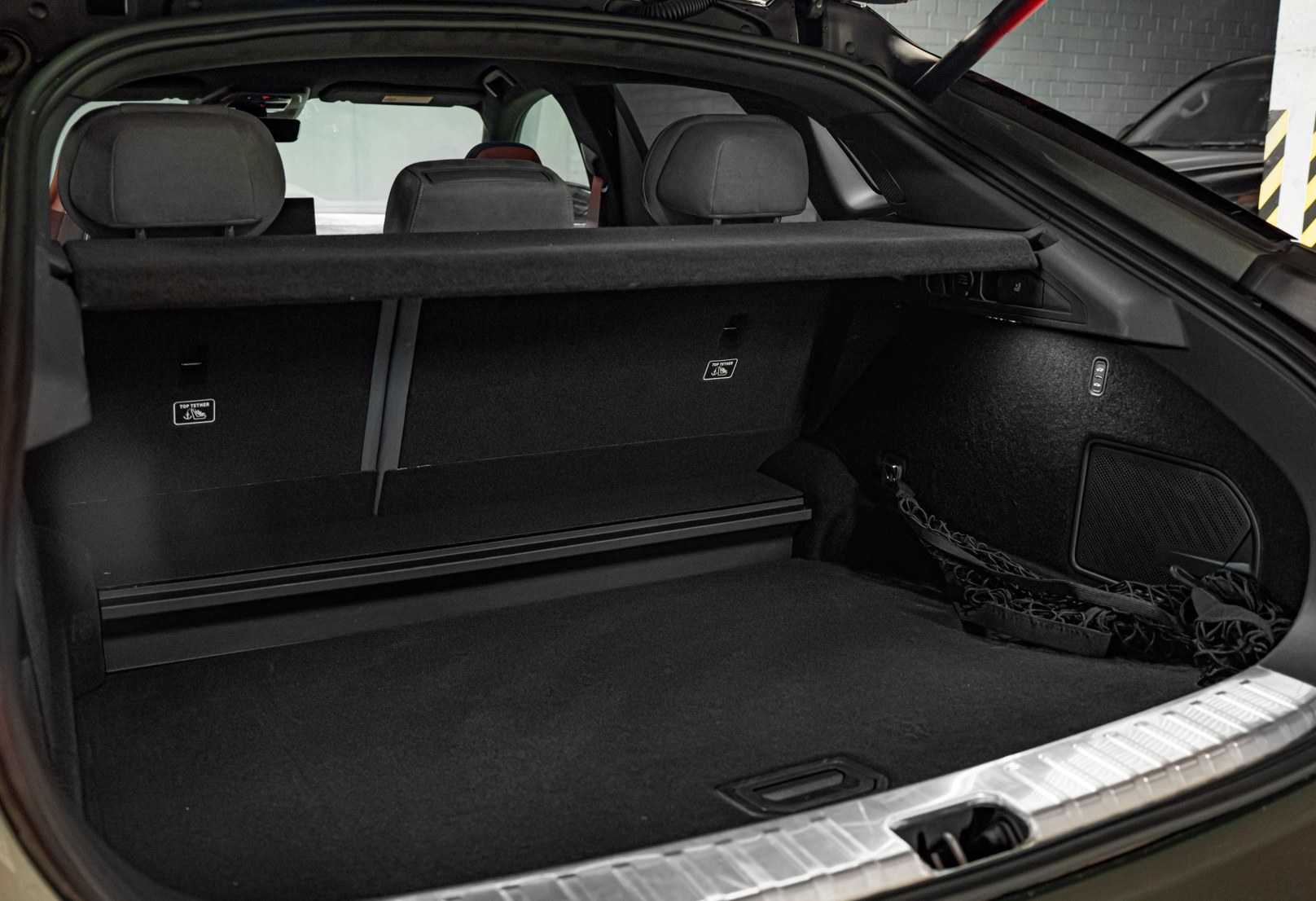 Аренда zeekr 001 премиум класса 2024 года в городе Москва от 14400 руб./сутки, полный привод, объем 2 литра, каско (Мультидрайв), ОСАГО (Мультидрайв), без водителя, недорого, вид 6 - RentRide