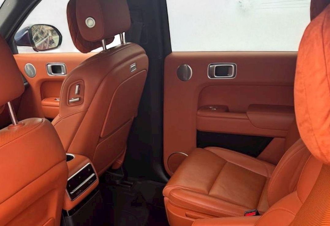 Аренда lixiang l9 премиум класса 2024 года в городе Москва от 15200 руб./сутки, полный привод, двигатель: гибрид, объем 1.5 литров, каско (Мультидрайв), ОСАГО (Мультидрайв), без водителя, недорого, вид 4 - RentRide