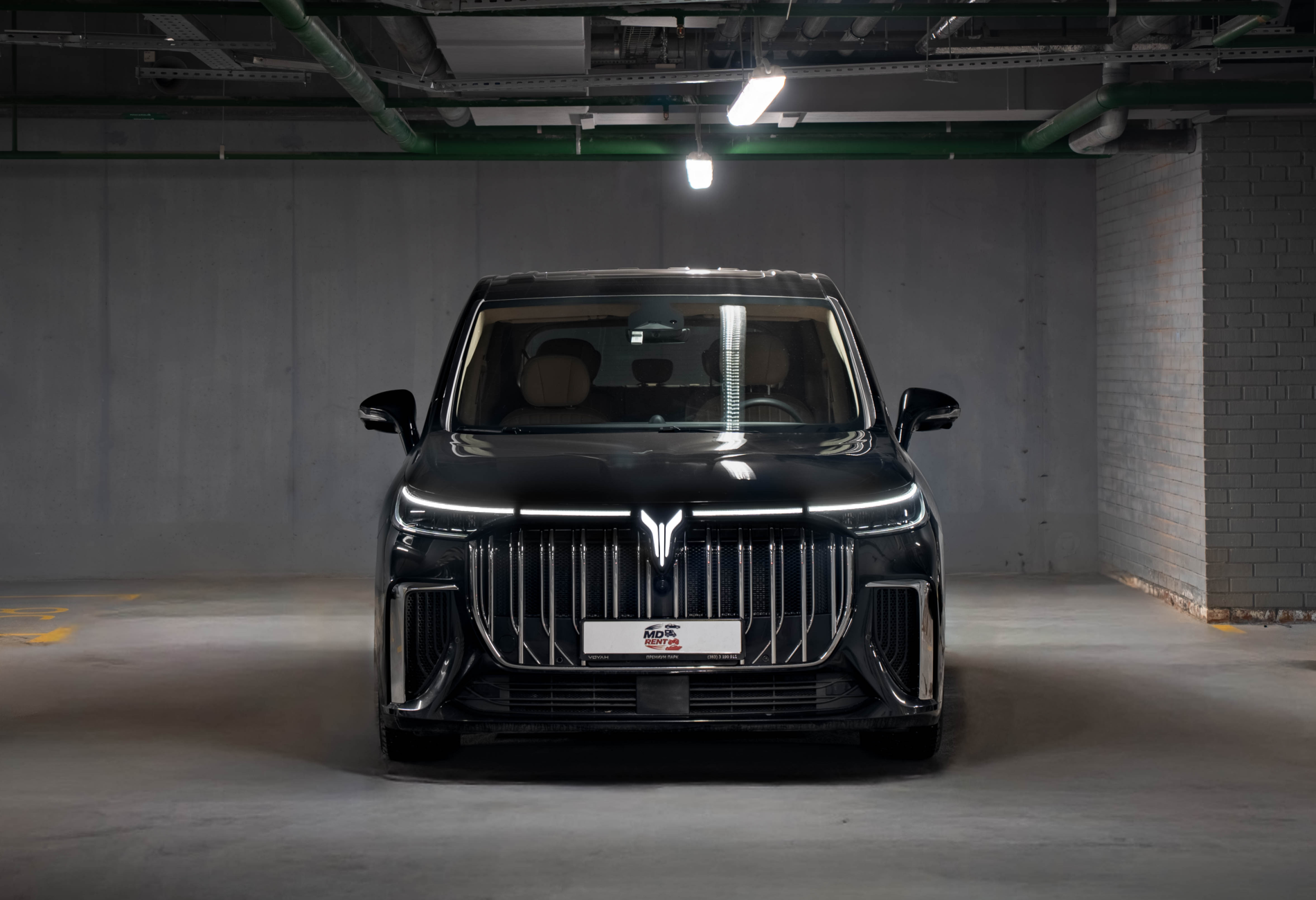 Аренда voyah dream премиум класса 2024 года в городе Москва от 12800 руб./сутки, полный привод, двигатель: гибрид, объем 1.5 литров, каско (Мультидрайв), ОСАГО (Мультидрайв), без водителя, недорого, вид 4 - RentRide