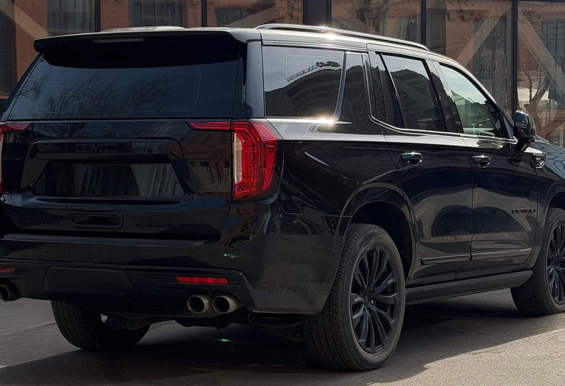 Аренда gmc yukon премиум класса 2022 года в городе Москва Бауманская от 27500 руб./сутки, полный привод, двигатель: бензин, объем 6.2 литра, каско (Мультидрайв), ОСАГО (Мультидрайв), без водителя, недорого, вид 3 - RentRide