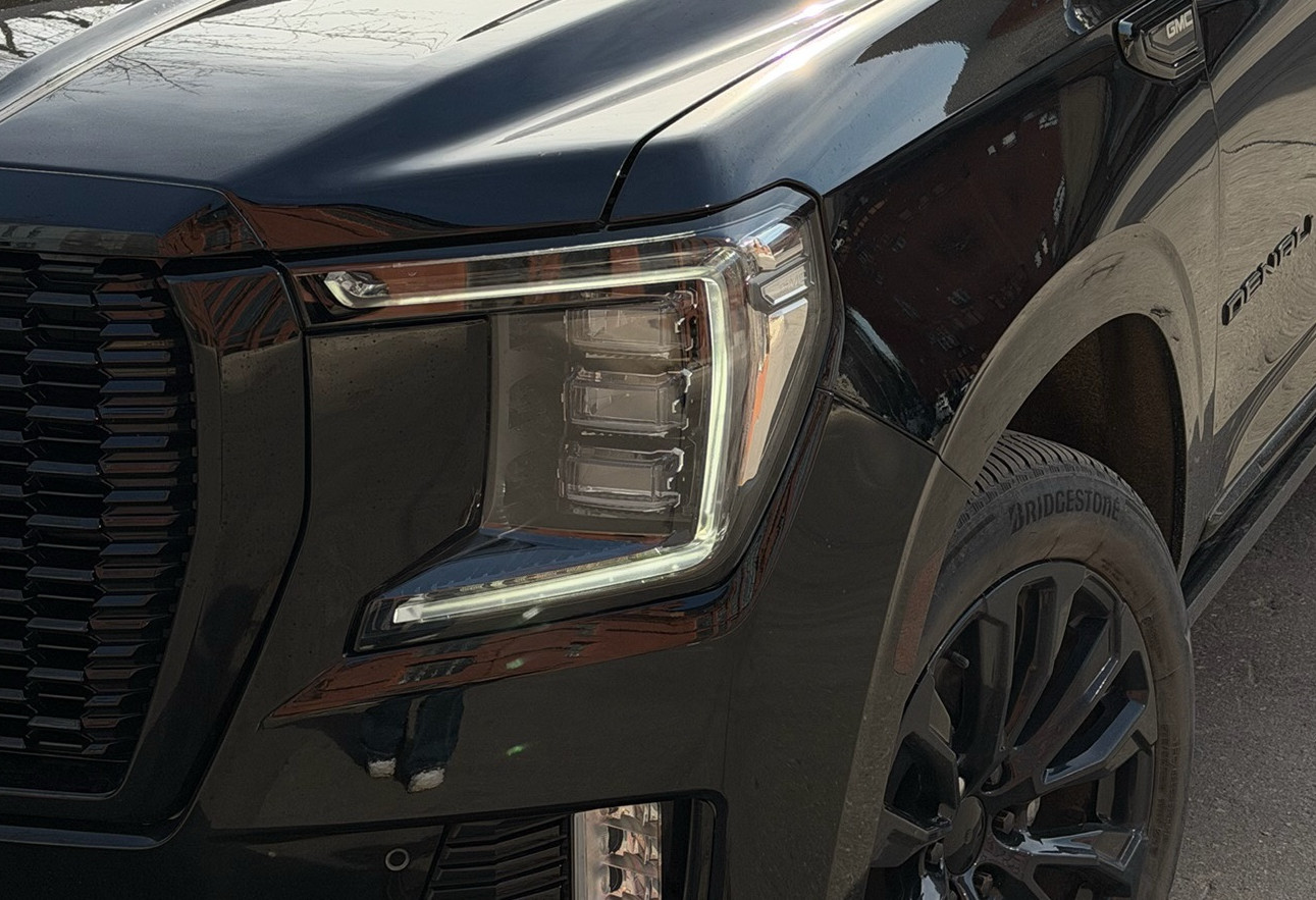 Аренда gmc yukon премиум класса 2022 года в городе Москва Бауманская от 27500 руб./сутки, полный привод, двигатель: бензин, объем 6.2 литра, каско (Мультидрайв), ОСАГО (Мультидрайв), без водителя, недорого, вид 5 - RentRide