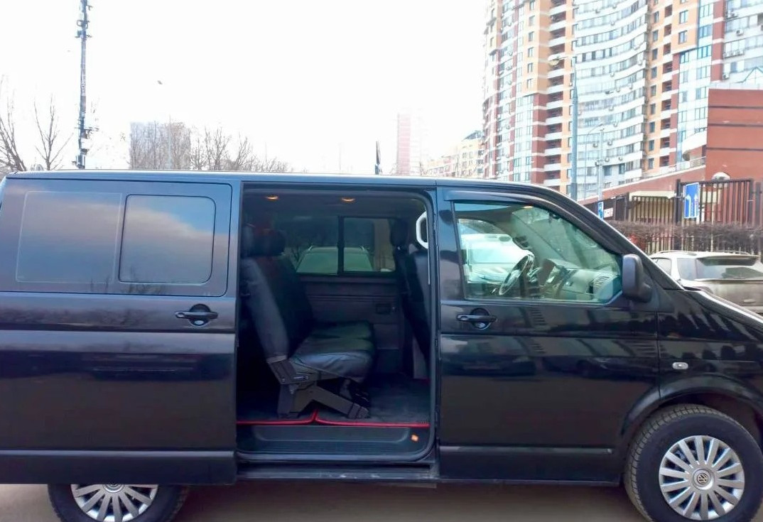 Аренда volkswagen caravelle 2009 года в городе Москва Котельники от 4800 руб./сутки, передний привод, двигатель: дизель, объем 2.5 литров, ОСАГО (Впишу в полис), без водителя, недорого, вид 2 - RentRide