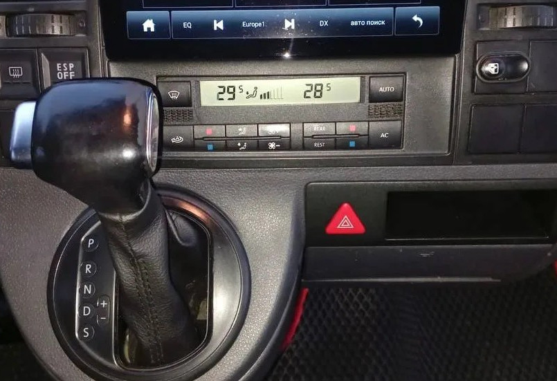 Аренда volkswagen caravelle 2009 года в городе Москва Котельники от 4800 руб./сутки, передний привод, двигатель: дизель, объем 2.5 литров, ОСАГО (Впишу в полис), без водителя, недорого, вид 5 - RentRide