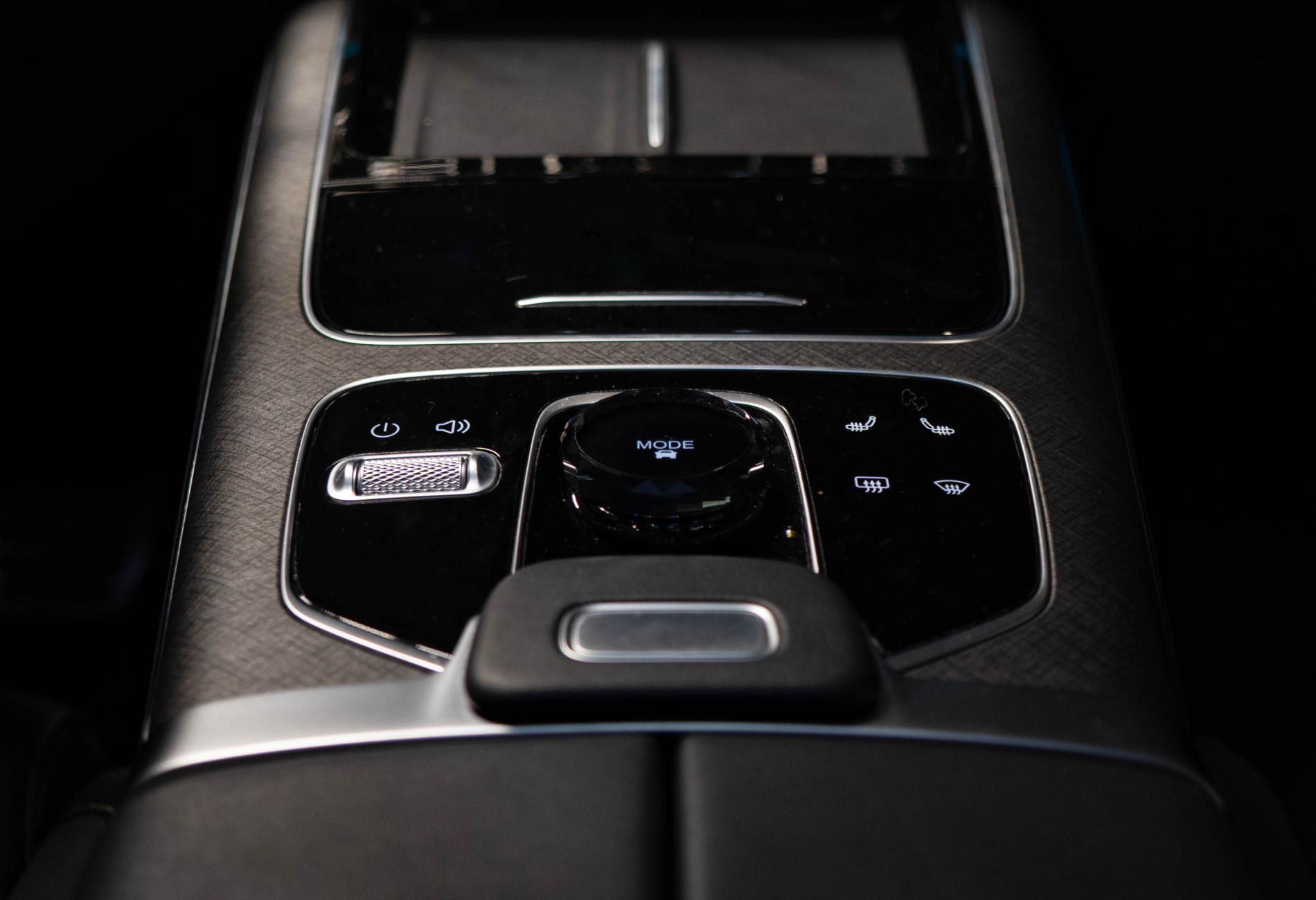 Аренда jaecoo j8 бизнес класса 2024 года в городе Москва Водный стадион от 8000 руб./сутки, полный привод, двигатель: бензин, каско (Мультидрайв), ОСАГО (Мультидрайв), без водителя, недорого, вид 5 - RentRide