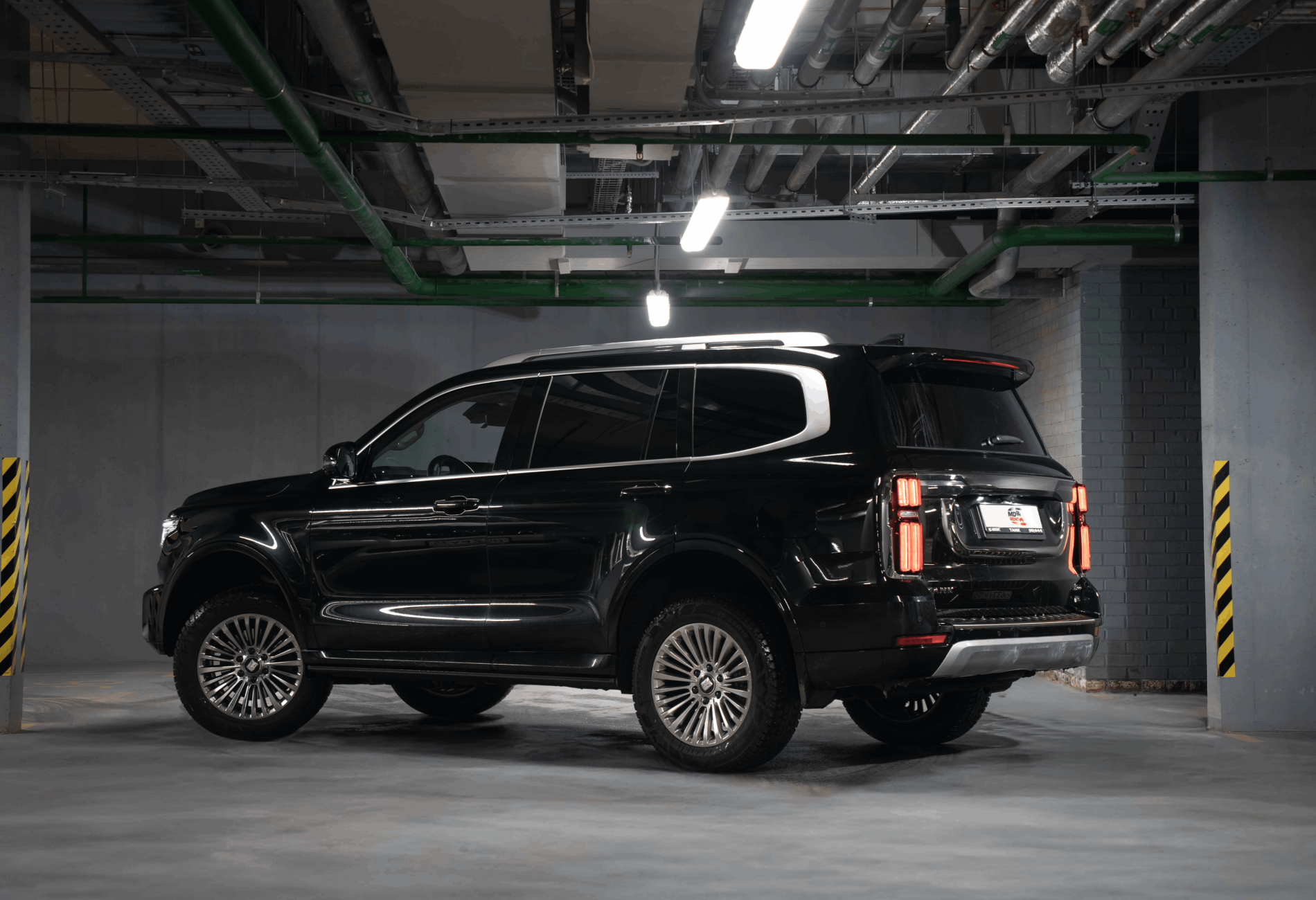 Аренда tank 500 премиум класса 2024 года в городе Москва от 11200 руб./сутки, полный привод, двигатель: бензин, объем 3 литра, каско (Мультидрайв), ОСАГО (Мультидрайв), без водителя, недорого, вид 3 - RentRide