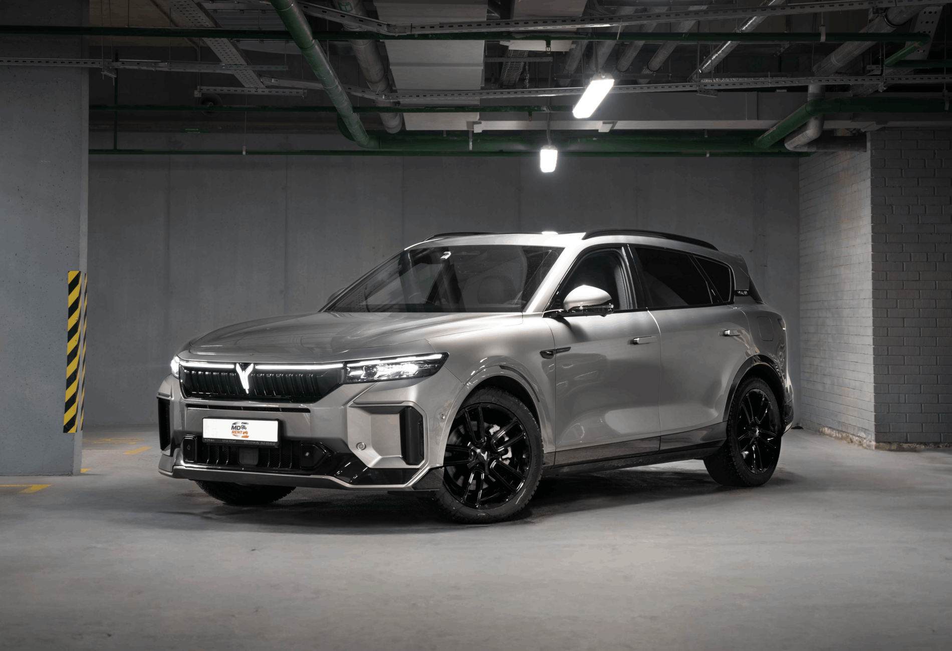 Аренда voyah free премиум класса 2025 года в городе Москва от 11200 руб./сутки, полный привод, двигатель: гибрид, объем 1.5 литров, каско (Мультидрайв), ОСАГО (Мультидрайв), без водителя, недорого - RentRide