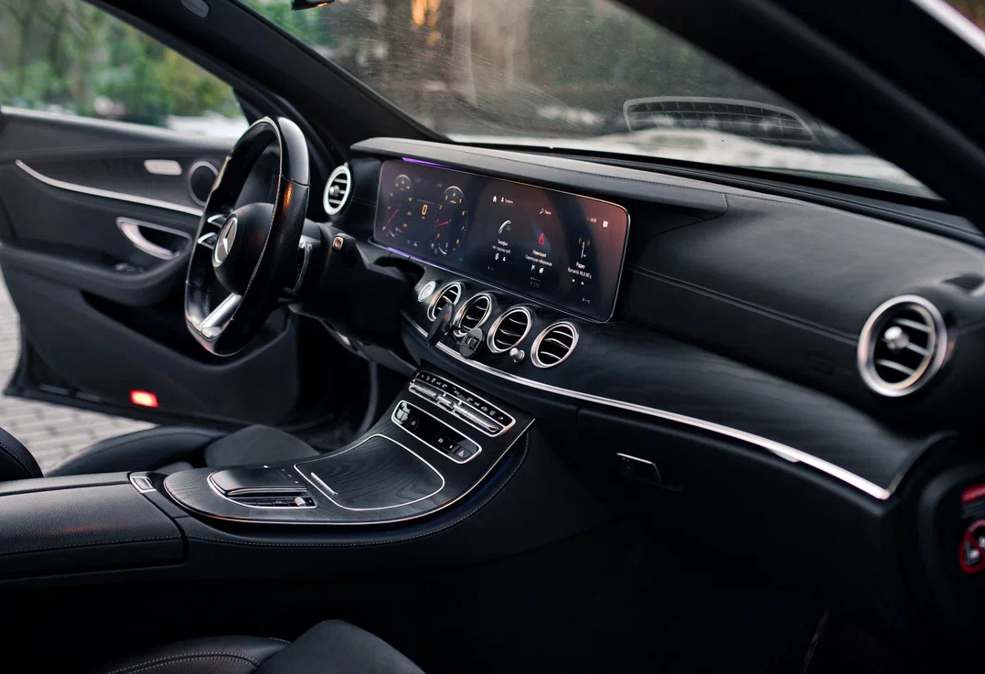 Аренда mercedes-benz e-klass бизнес класса 2020 года в городе Москва Автозаводская от 8400 руб./сутки, полный привод, двигатель: бензин, объем 2 литра, каско (Мультидрайв), ОСАГО (Мультидрайв), без водителя, недорого, вид 8 - RentRide