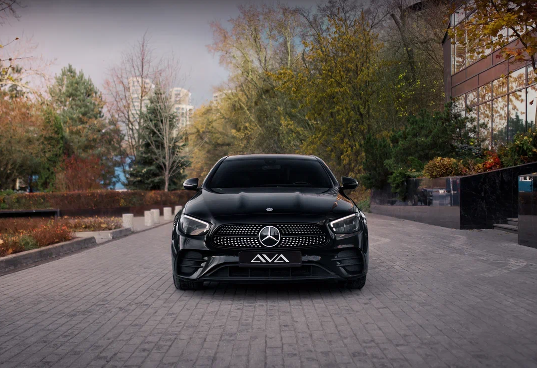Аренда mercedes-benz e-klass бизнес класса 2020 года в городе Москва Автозаводская от 8400 руб./сутки, полный привод, двигатель: бензин, объем 2 литра, каско (Мультидрайв), ОСАГО (Мультидрайв), без водителя, недорого, вид 2 - RentRide