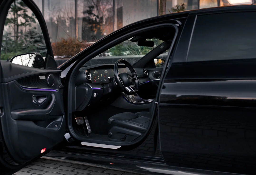 Аренда mercedes-benz e-klass бизнес класса 2020 года в городе Москва Автозаводская от 8400 руб./сутки, полный привод, двигатель: бензин, объем 2 литра, каско (Мультидрайв), ОСАГО (Мультидрайв), без водителя, недорого, вид 7 - RentRide