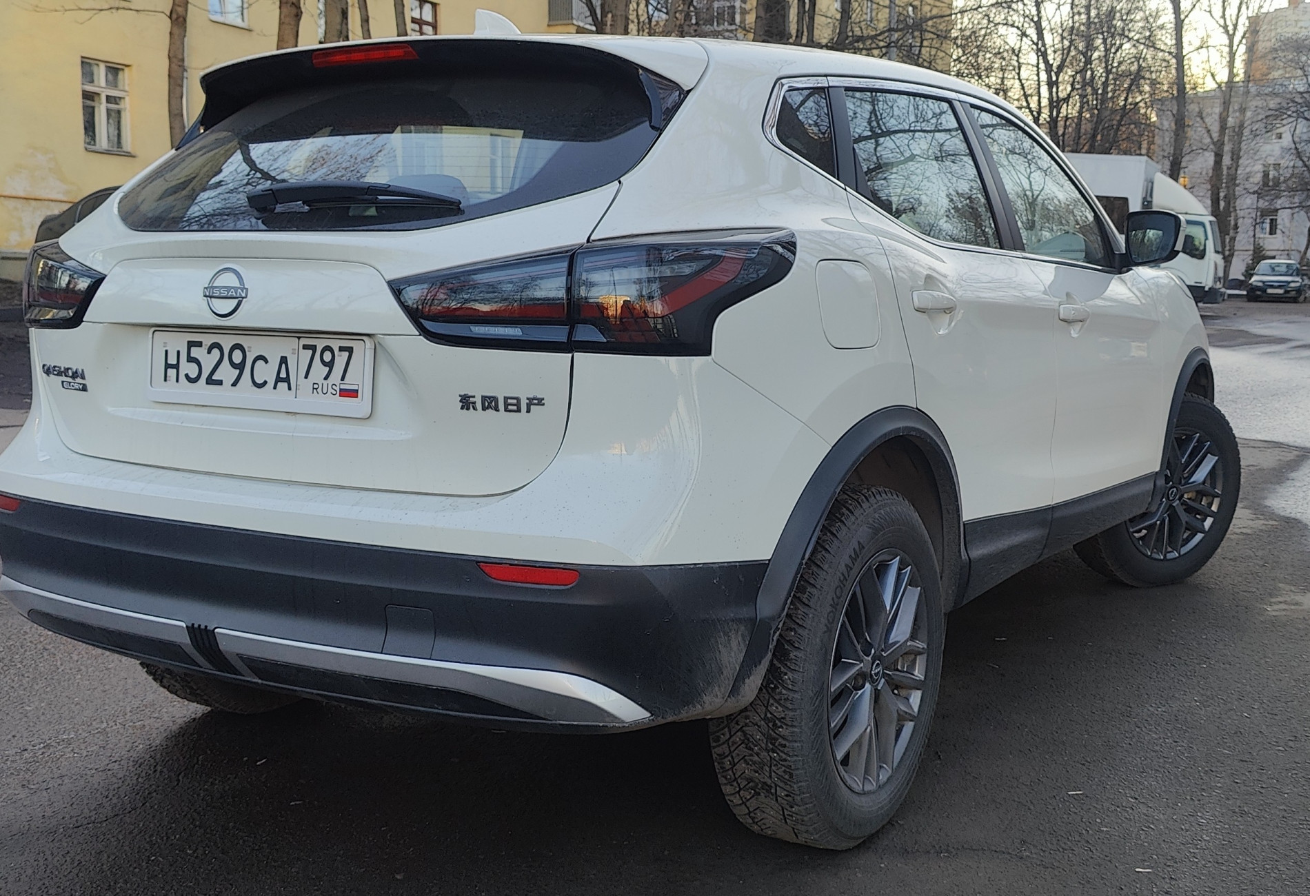 Аренда nissan qashqai комфорт класса 2025 года в городе Москва Верхние Котлы от 4000 руб./сутки, передний привод, двигатель: бензин, объем 2 литра, ОСАГО (Впишу в полис), без водителя, недорого, вид 3 - RentRide