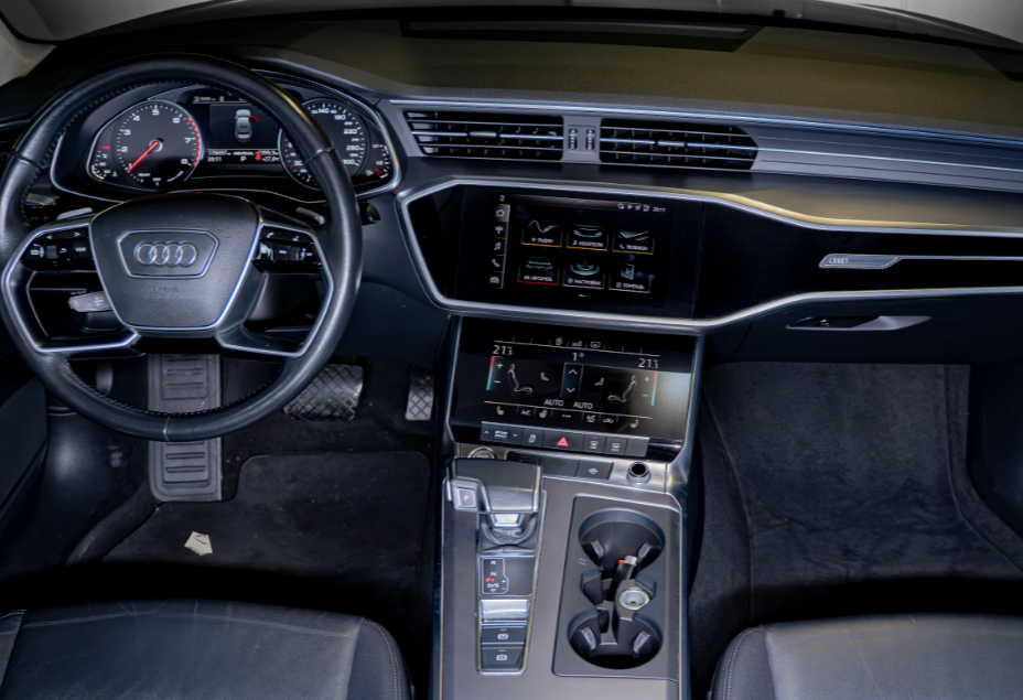 Аренда audi a6 бизнес класса 2020 года в городе Москва Нахимовский проспект от 7600 руб./сутки, передний привод, двигатель: бензин, объем 2 литра, ОСАГО (Мультидрайв), без водителя, недорого, вид 4 - RentRide