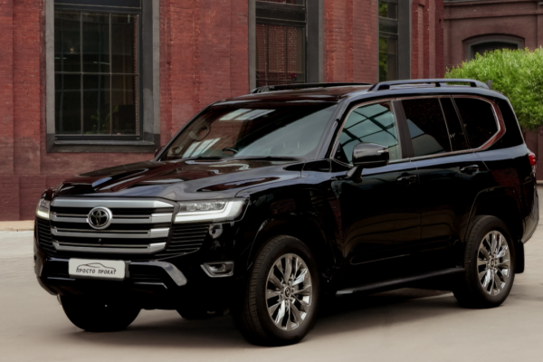 Прокат авто toyota land-cruiser бизнес класса 2022 года в городе Москва Нахимовский проспект от 23200 руб./сутки, полный привод, двигатель: дизель, объем 3.3 литра, ОСАГО (Мультидрайв), без водителя, недорого - RentRide