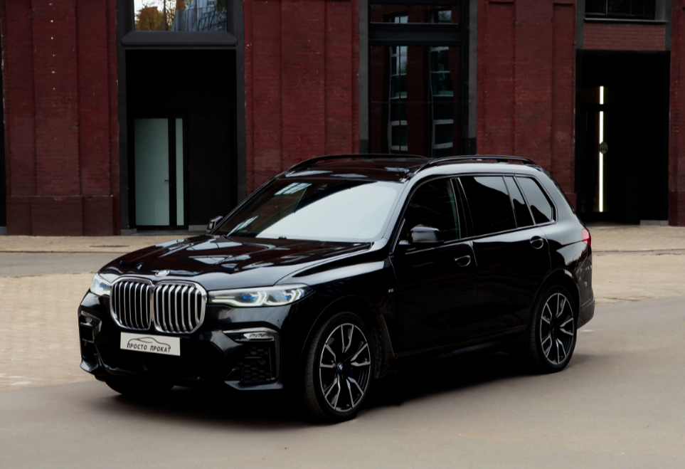Аренда bmw x7 премиум класса 2021 года в городе Москва Нахимовский проспект от 19200 руб./сутки, полный привод, двигатель: дизель, объем 3 литра, ОСАГО (Мультидрайв), без водителя, недорого - RentRide