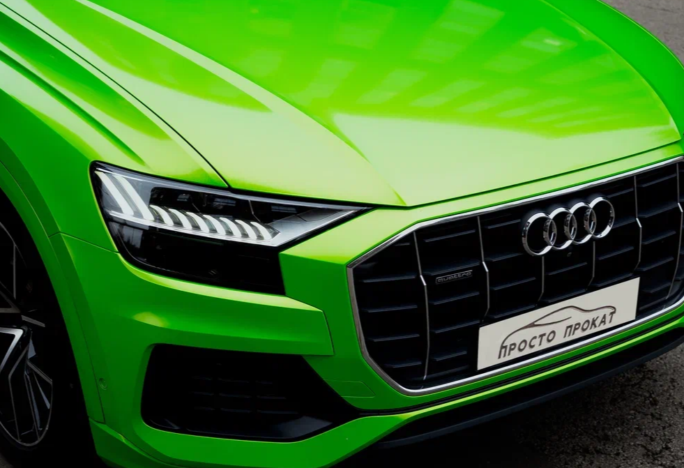 Аренда audi q8 премиум класса 2019 года в городе Москва Нахимовский проспект от 15200 руб./сутки, полный привод, двигатель: бензин, объем 3 литра, ОСАГО (Мультидрайв), без водителя, недорого, вид 3 - RentRide