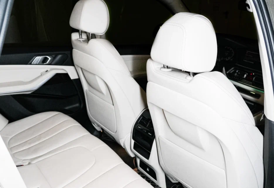 Аренда bmw x5 бизнес класса 2020 года в городе Москва Нахимовский проспект от 14800 руб./сутки, полный привод, двигатель: дизель, объем 2 литра, ОСАГО (Мультидрайв), без водителя, недорого, вид 5 - RentRide