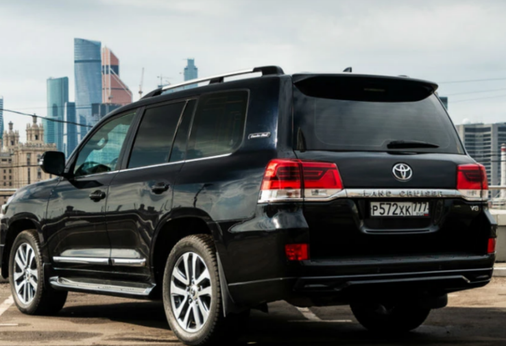 Аренда toyota land-cruiser бизнес класса 2017 года в городе Москва Нахимовский проспект от 14320 руб./сутки, полный привод, двигатель: дизель, объем 4.5 литров, ОСАГО (Мультидрайв), без водителя, недорого, вид 6 - RentRide