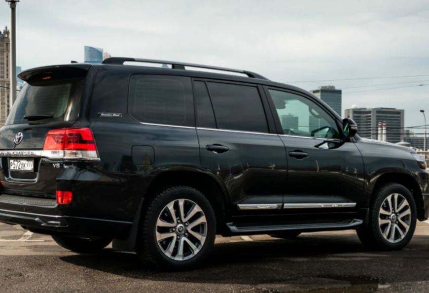 Аренда toyota land-cruiser бизнес класса 2017 года в городе Москва Нахимовский проспект от 14320 руб./сутки, полный привод, двигатель: дизель, объем 4.5 литров, ОСАГО (Мультидрайв), без водителя, недорого, вид 5 - RentRide