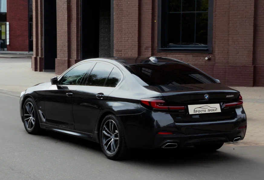 Аренда bmw 5-serii бизнес класса 2021 года в городе Москва Нахимовский проспект от 10000 руб./сутки, полный привод, двигатель: дизель, объем 2 литра, ОСАГО (Мультидрайв), без водителя, недорого, вид 2 - RentRide