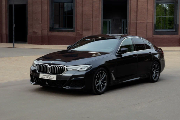 Прокат авто bmw 5-serii бизнес класса 2021 года в городе Москва Нахимовский проспект от 10000 руб./сутки, полный привод, двигатель: дизель, объем 2 литра, ОСАГО (Мультидрайв), без водителя, недорого - RentRide