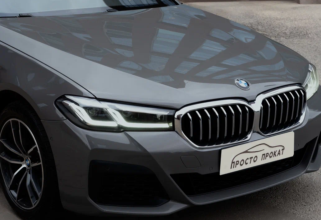 Аренда bmw 5-serii бизнес класса 2020 года в городе Москва Нахимовский проспект от 10000 руб./сутки, полный привод, двигатель: дизель, объем 2 литра, ОСАГО (Мультидрайв), без водителя, недорого, вид 3 - RentRide