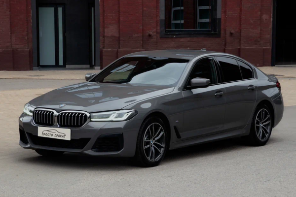 Прокат авто bmw 5-serii бизнес класса 2020 года в городе Москва Нахимовский проспект от 10000 руб./сутки, полный привод, двигатель: дизель, объем 2 литра, ОСАГО (Мультидрайв), без водителя, недорого - RentRide