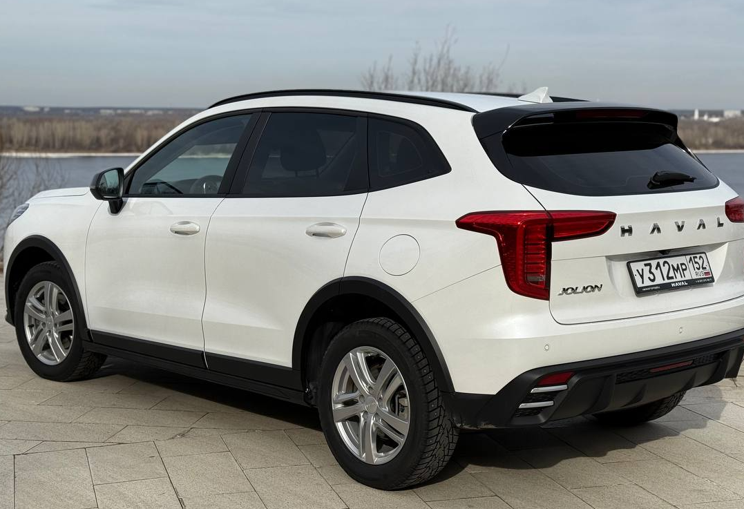 Аренда haval jolion комфорт класса 2024 года в городе Москва Народное Ополчение от 2880 руб./сутки, передний привод, двигатель: бензин, объем 1.5 литров, ОСАГО (Мультидрайв), без водителя, недорого, вид 2 - RentRide