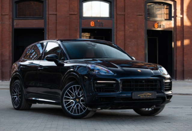 Аренда porsche cayenne премиум класса 2019 года в городе Москва от 17600 руб./сутки, полный привод, двигатель: бензин, объем 3 литра, ОСАГО (Мультидрайв), без водителя, недорого, вид 2 - RentRide