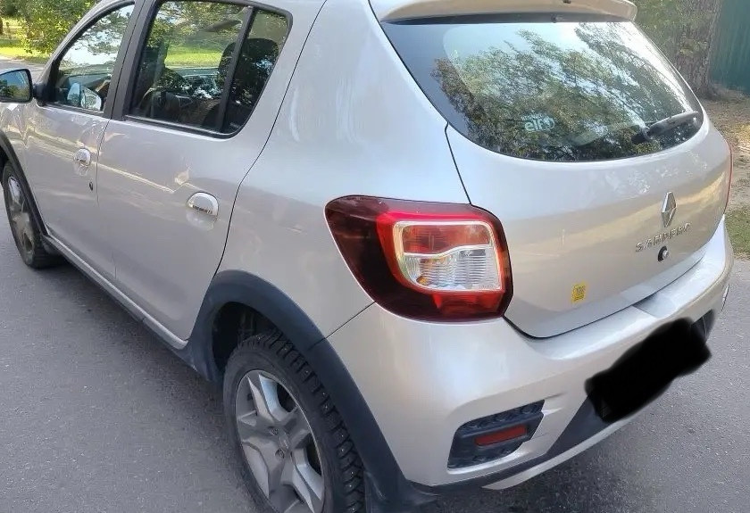 Аренда renault sandero-stepway эконом класса 2019 года в городе Москва Юго-Западная от 2000 руб./сутки, передний привод, двигатель: бензин, объем 1.6 литров, ОСАГО (Впишу в полис), без водителя, недорого, вид 4 - RentRide