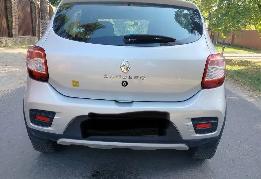 Аренда renault sandero-stepway эконом класса 2019 года в городе Москва Юго-Западная от 2000 руб./сутки, передний привод, двигатель: бензин, объем 1.6 литров, ОСАГО (Впишу в полис), без водителя, недорого, вид 5 - RentRide