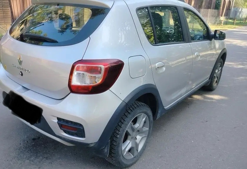 Аренда renault sandero-stepway эконом класса 2019 года в городе Москва Юго-Западная от 2000 руб./сутки, передний привод, двигатель: бензин, объем 1.6 литров, ОСАГО (Впишу в полис), без водителя, недорого, вид 6 - RentRide