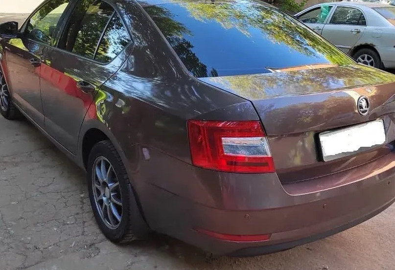 Аренда skoda octavia эконом класса 2018 года в городе Москва Юго-Западная от 2300 руб./сутки, передний привод, двигатель: бензин, объем 1.6 литров, ОСАГО (Впишу в полис), без водителя, недорого, вид 4 - RentRide