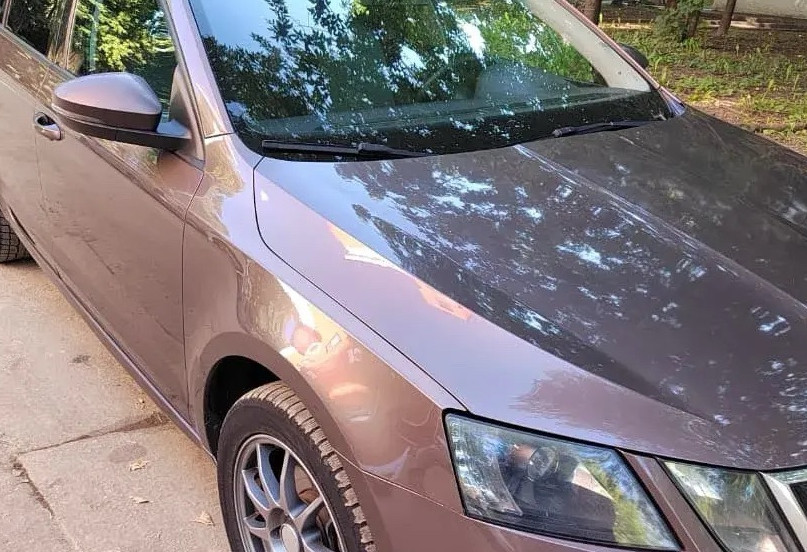 Аренда skoda octavia эконом класса 2018 года в городе Москва Юго-Западная от 2300 руб./сутки, передний привод, двигатель: бензин, объем 1.6 литров, ОСАГО (Впишу в полис), без водителя, недорого, вид 2 - RentRide