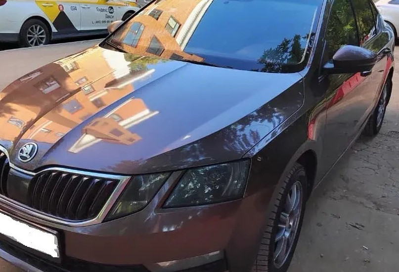 Аренда skoda octavia эконом класса 2018 года в городе Москва Юго-Западная от 2300 руб./сутки, передний привод, двигатель: бензин, объем 1.6 литров, ОСАГО (Впишу в полис), без водителя, недорого - RentRide