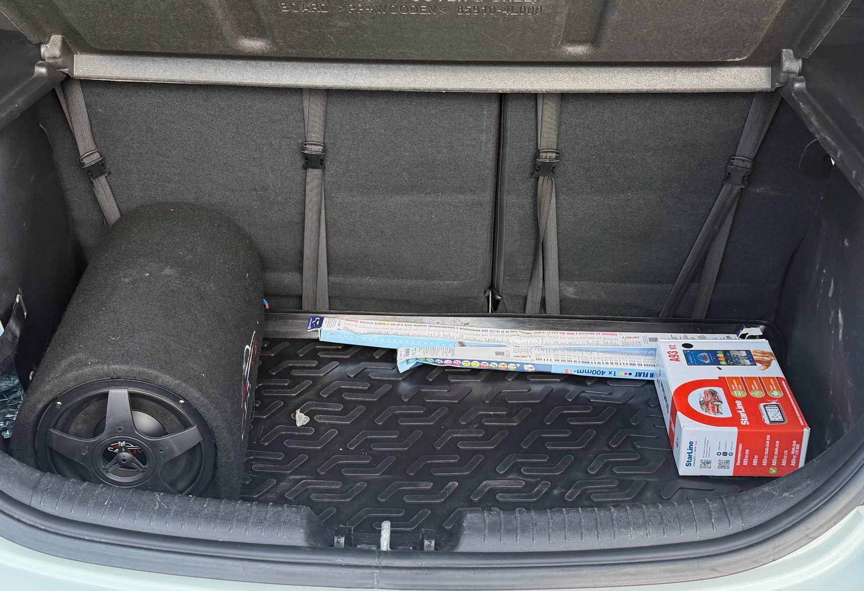 Аренда hyundai solaris эконом класса 2013 года в городе Москва Алтуфьево от 2000 руб./сутки, передний привод, двигатель: бензин, объем 1.4 литра, ОСАГО (Мультидрайв), без водителя, недорого, вид 4 - RentRide