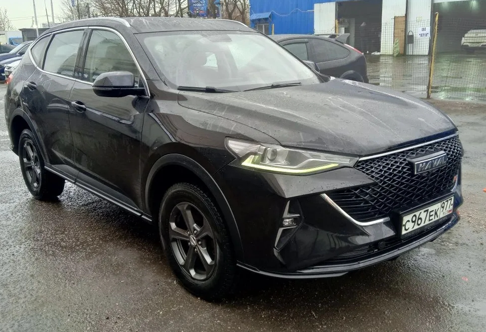 Аренда haval f7 комфорт класса 2024 года в городе Москва Новые Черемушки от 3000 руб./сутки, передний привод, двигатель: бензин, объем 1.5 литров, ОСАГО (Мультидрайв), без водителя, недорого - RentRide